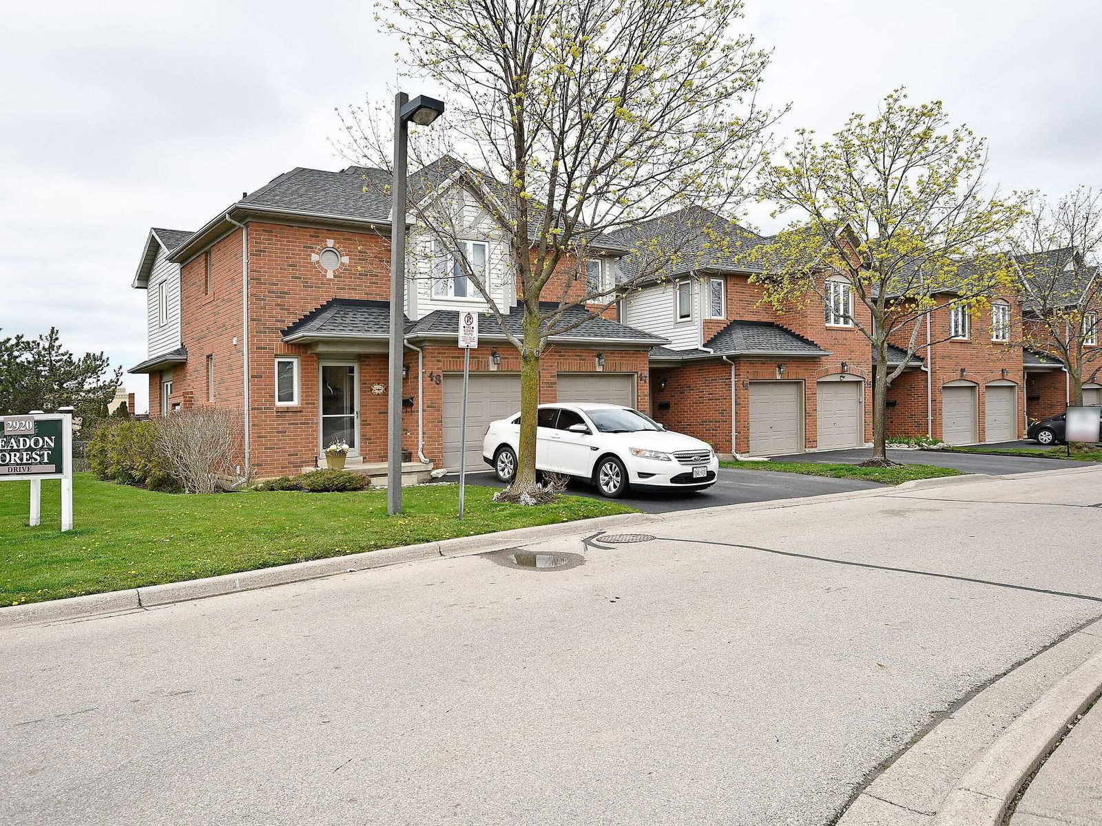 2920 Headon Forest Drive Townhomes exterior