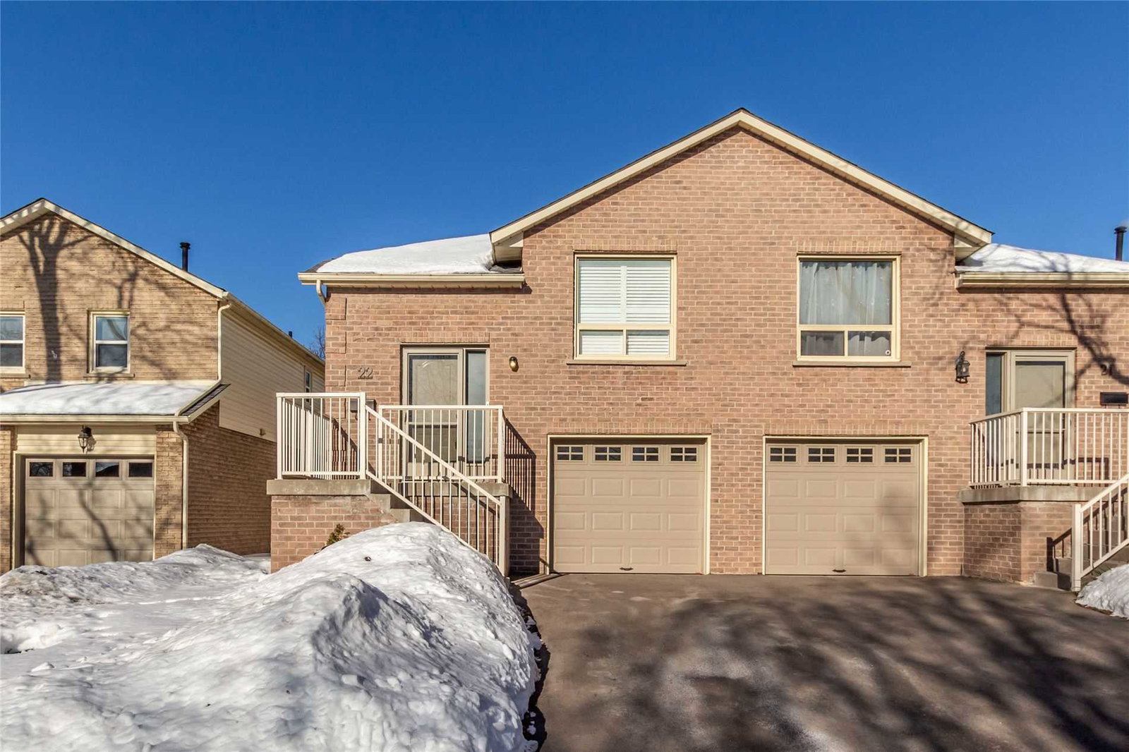 3455 Caplan Townhomes exterior