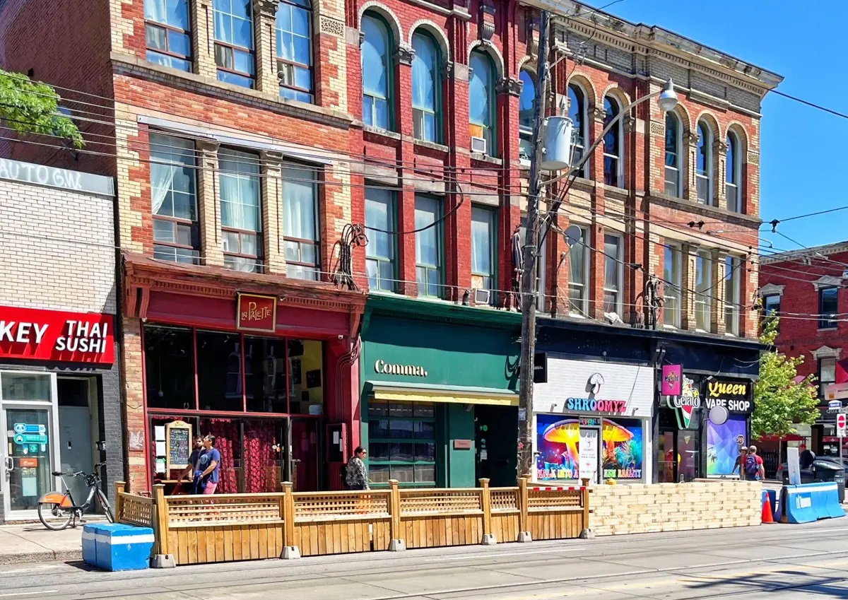 490 Queen Street West exterior