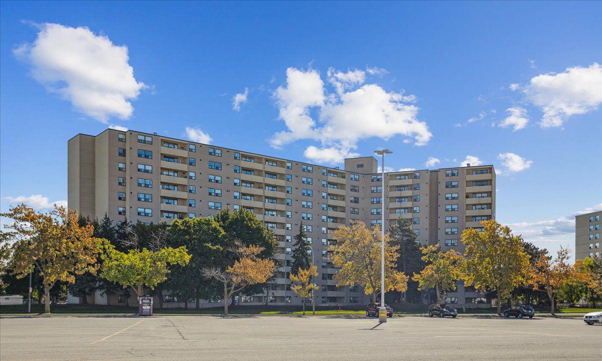 The Empress Burlington Condos exterior
