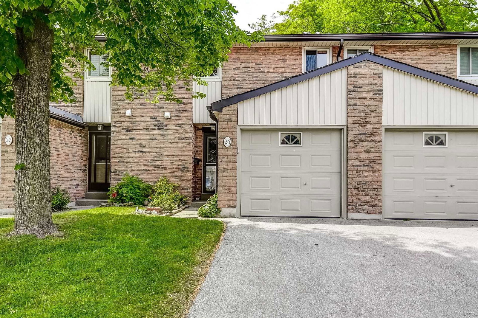 Tecumseh Village Townhomes exterior
