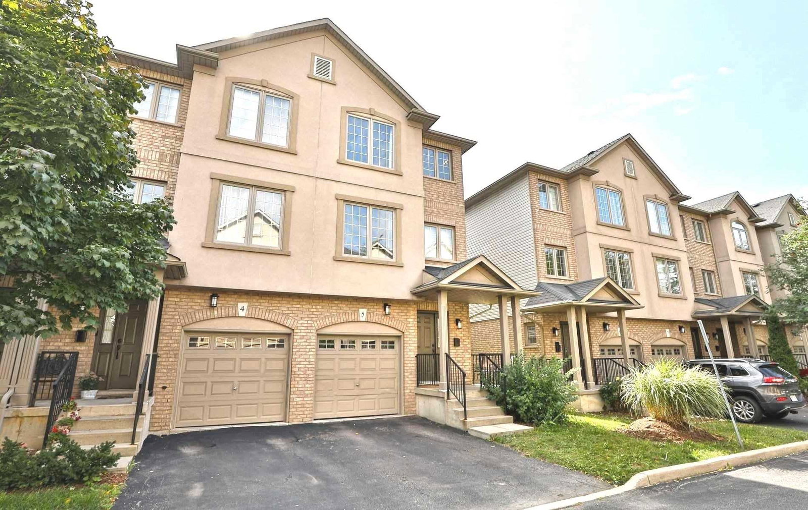 1248 Guelph Line Townhomes condo