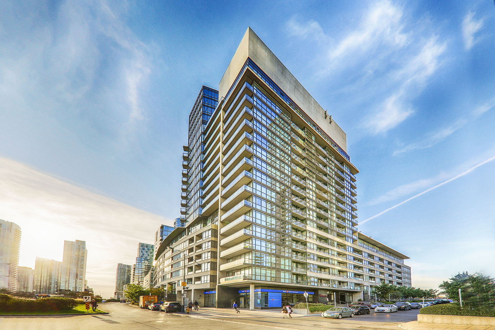 Luna Vista Condos exterior
