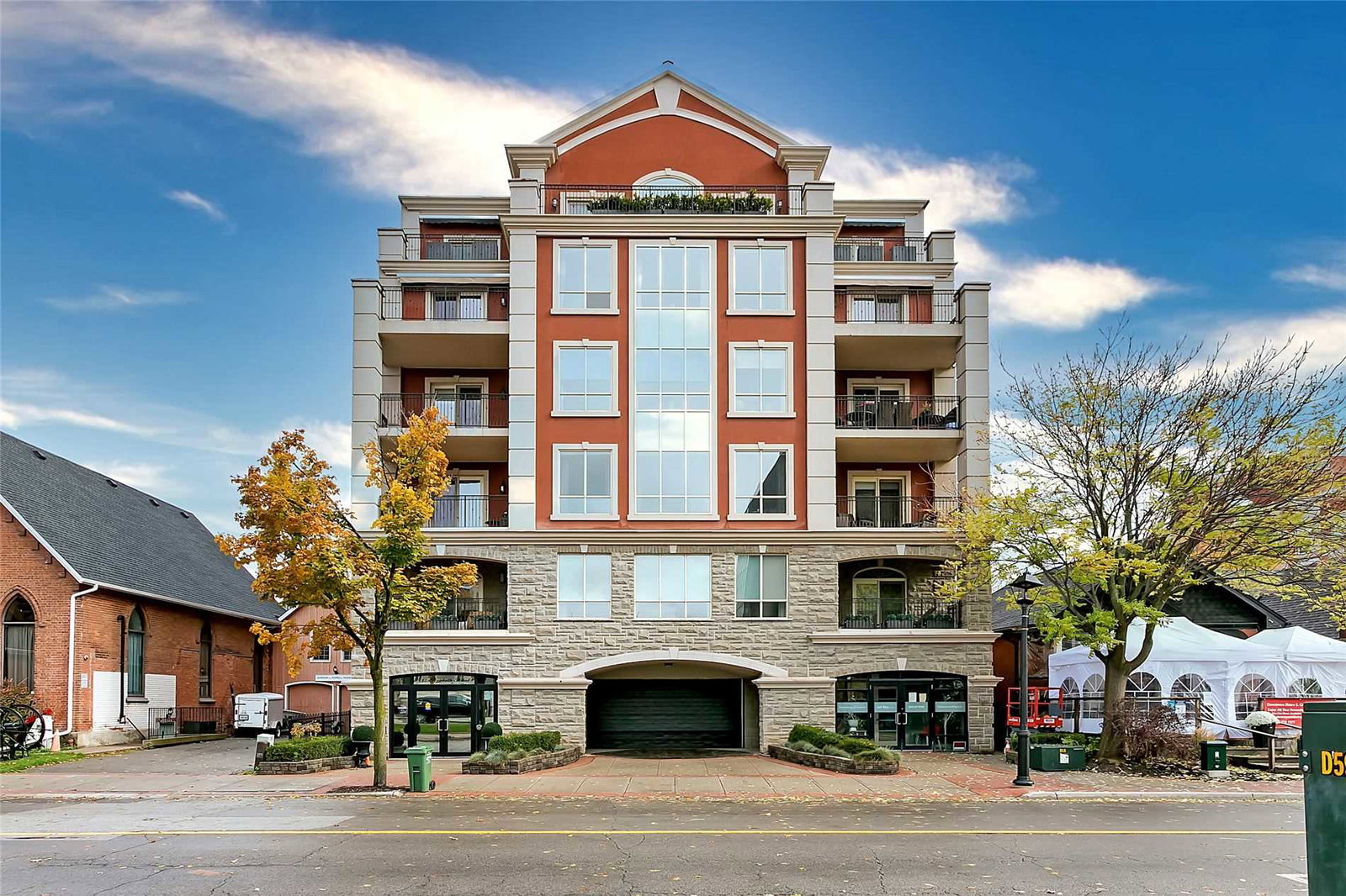 Elizabeth Condominiums exterior