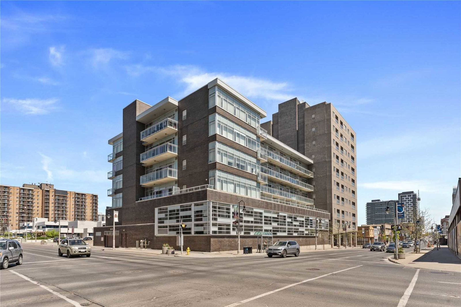 Parkwood Residences Condos exterior