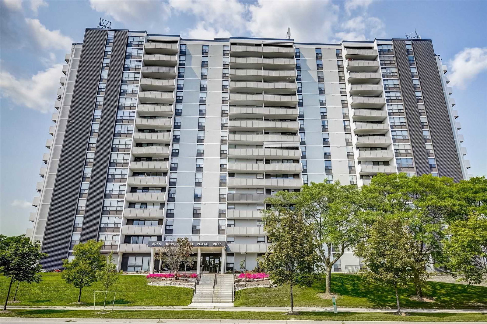 Upper Middle Place Condos exterior