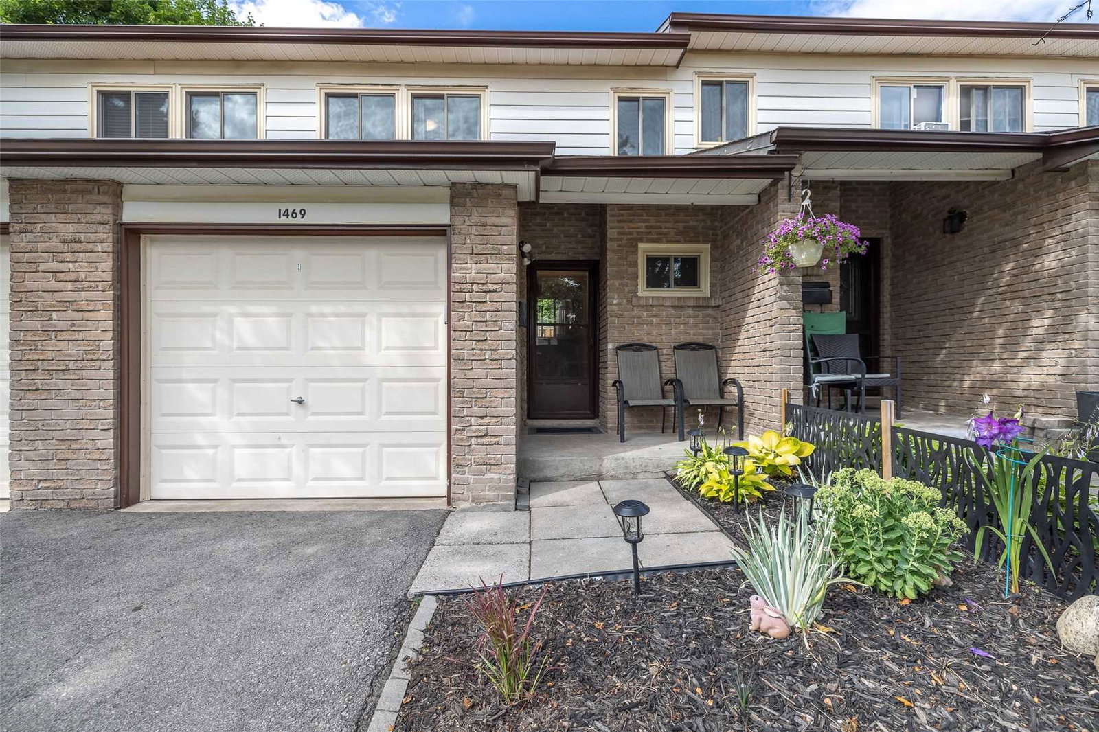 Ester Pines condo
