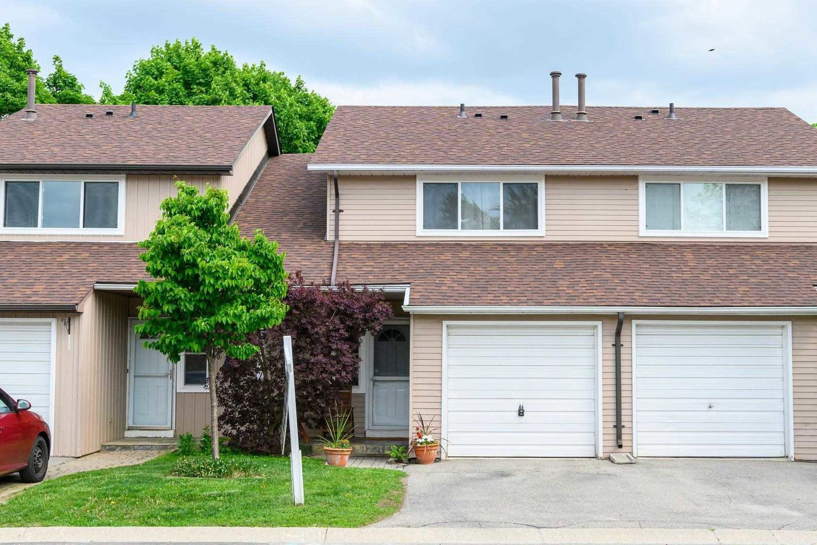 Brant Village Townhomes exterior