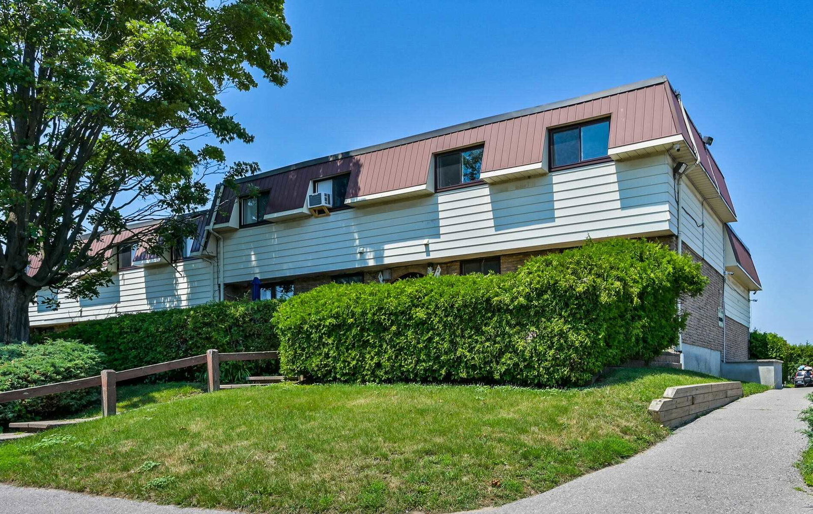 506 Normandy Street Townhomes exterior