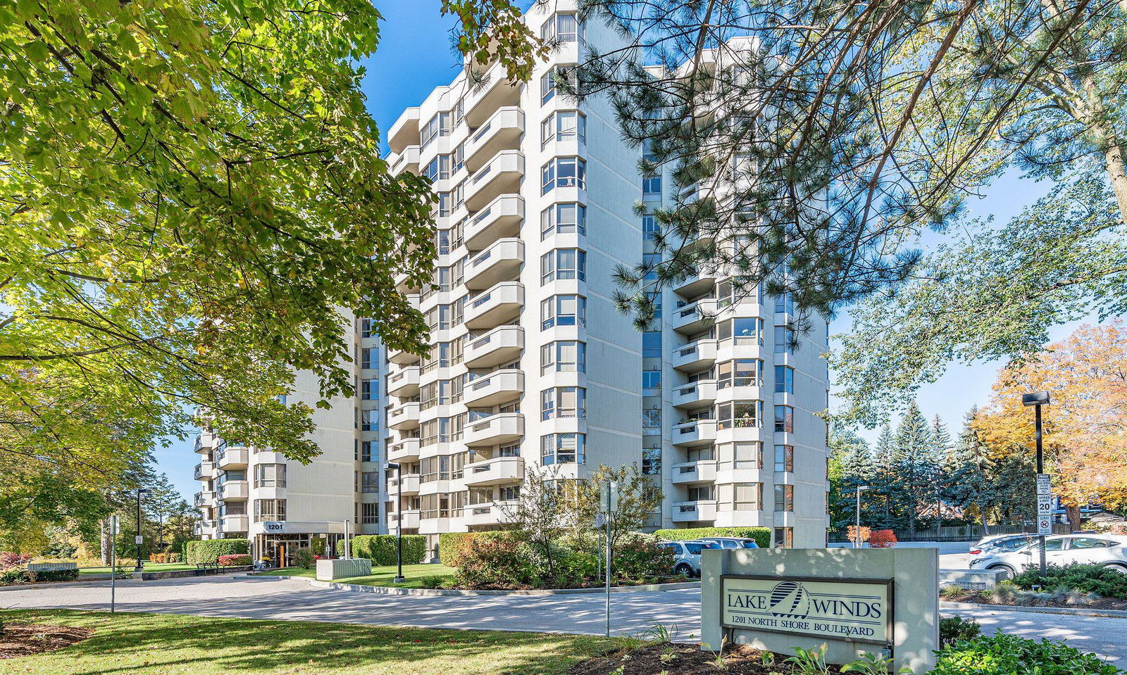 The Lakewinds Condos exterior