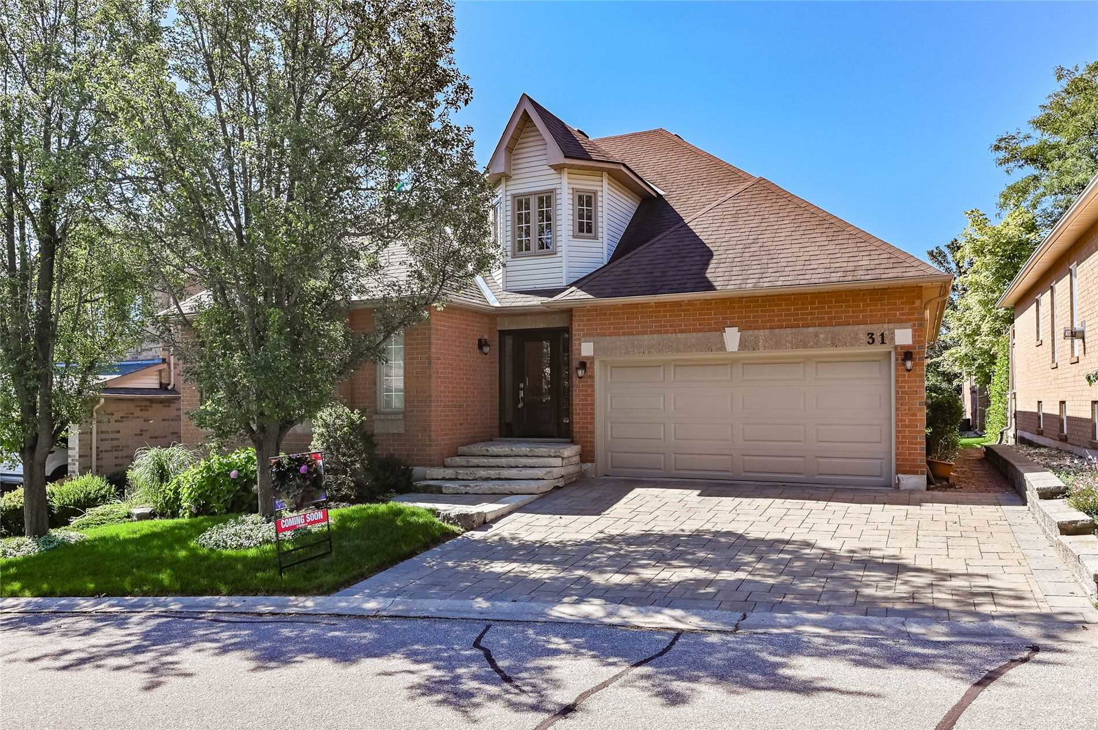 Tyandaga Oaks Townhomes exterior