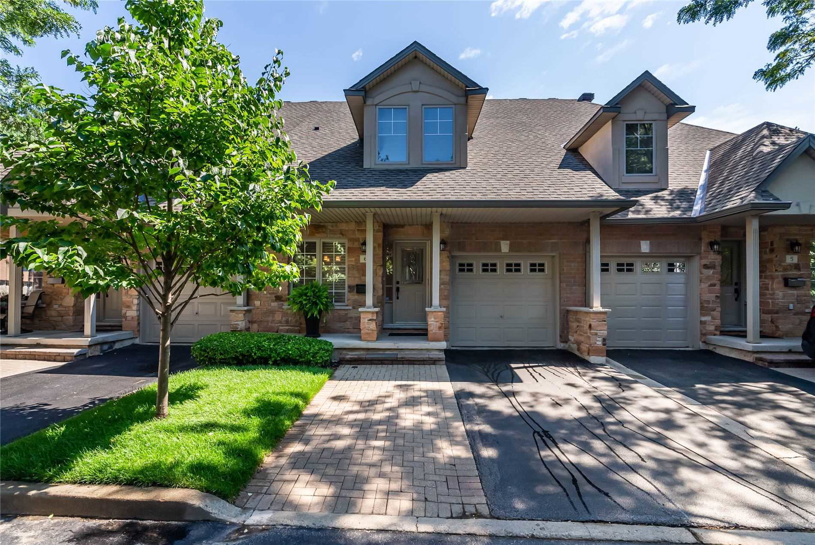 1019 North Shore Townhomes exterior