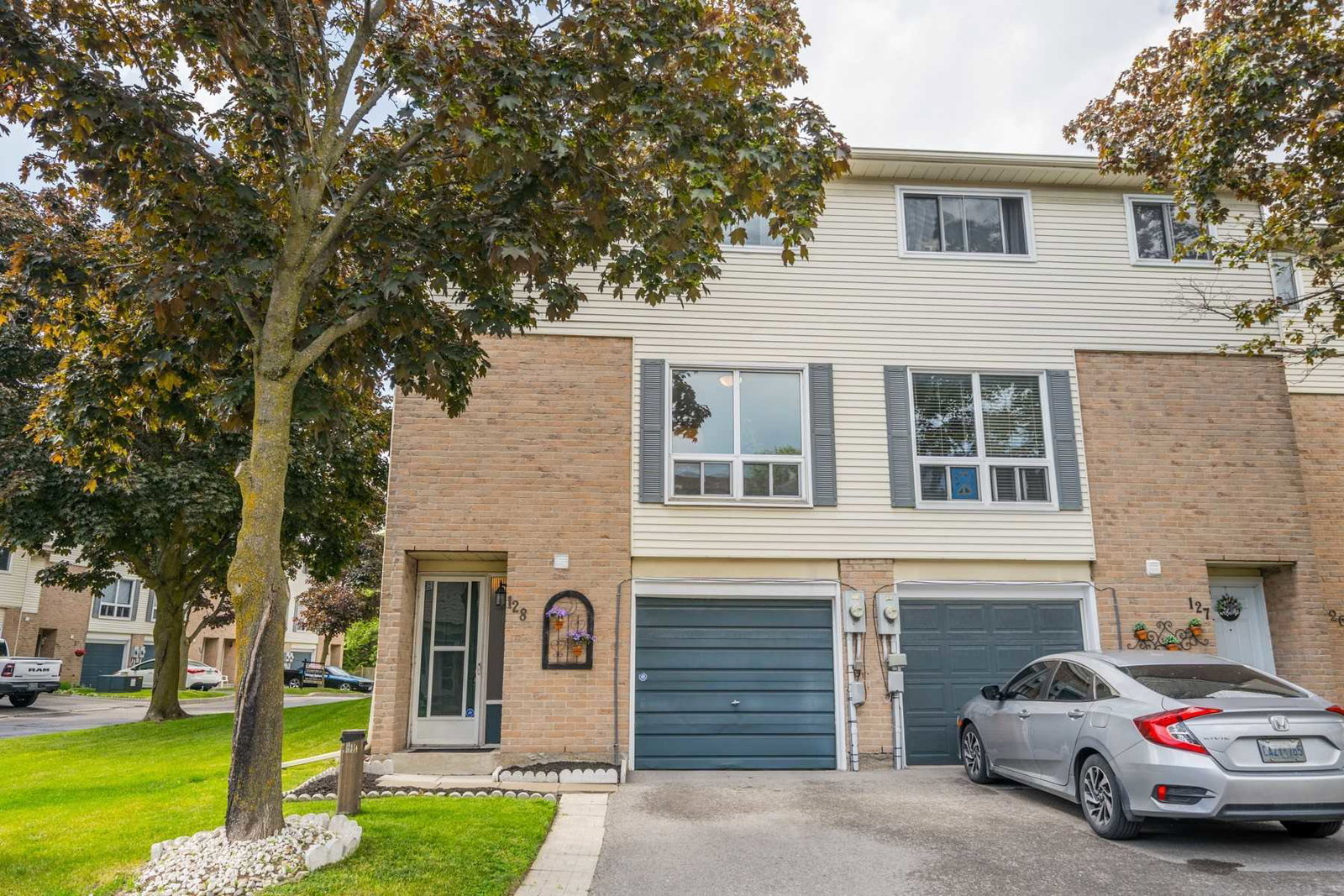 Parview Gardens Townhomes exterior