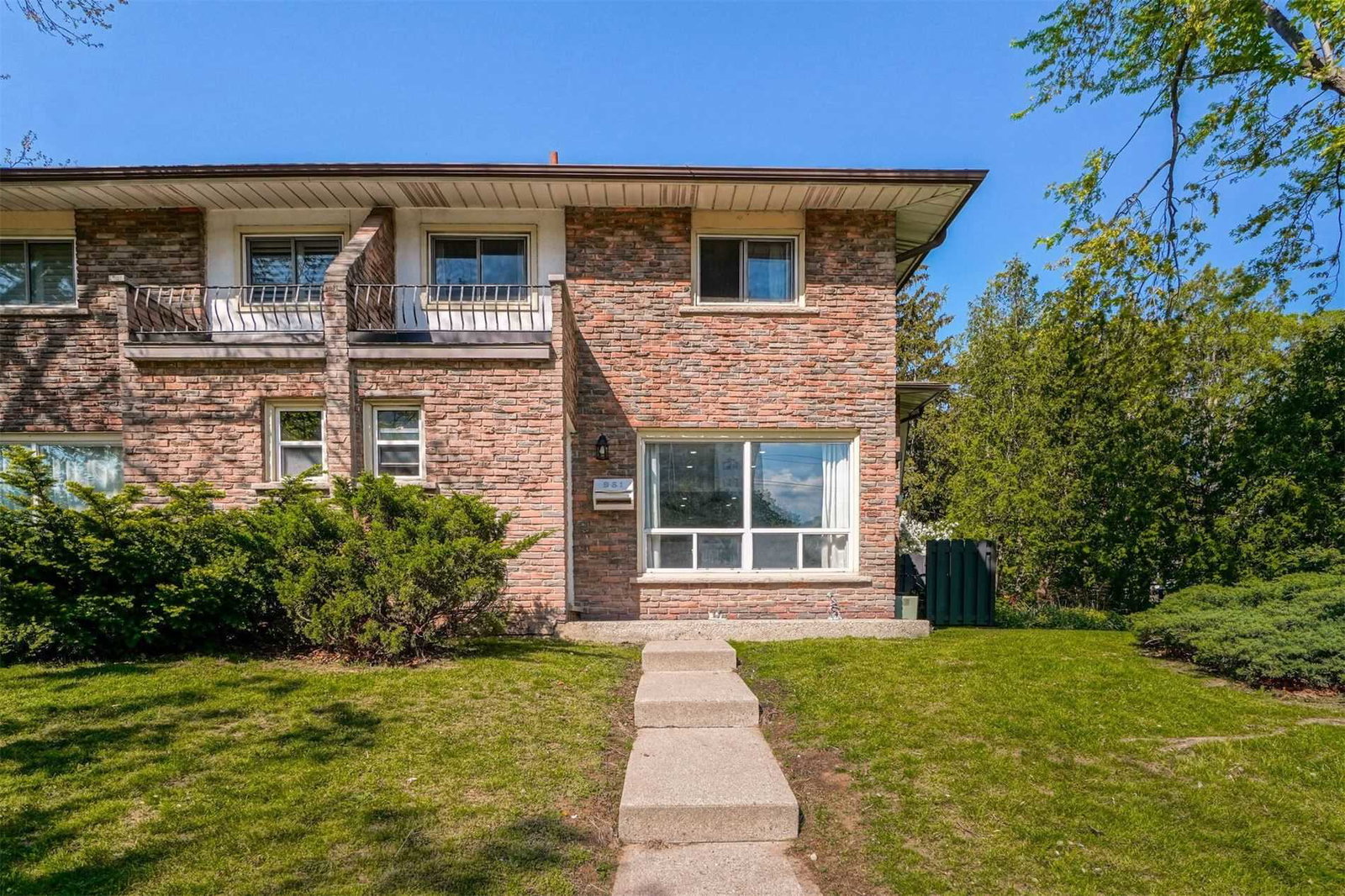 977 Francis Road Townhomes condo