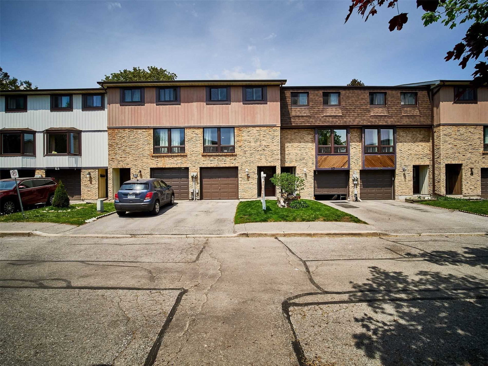 Ormond Drive Townhomes exterior