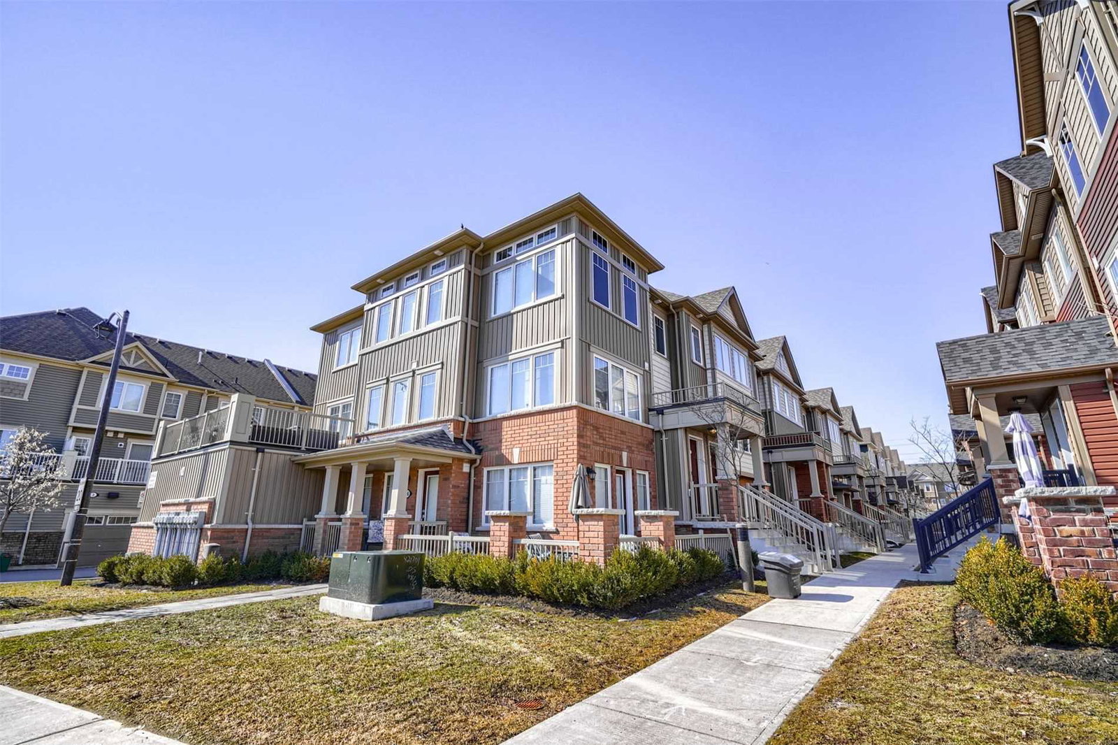 Berkshire Abbey Townhomes exterior