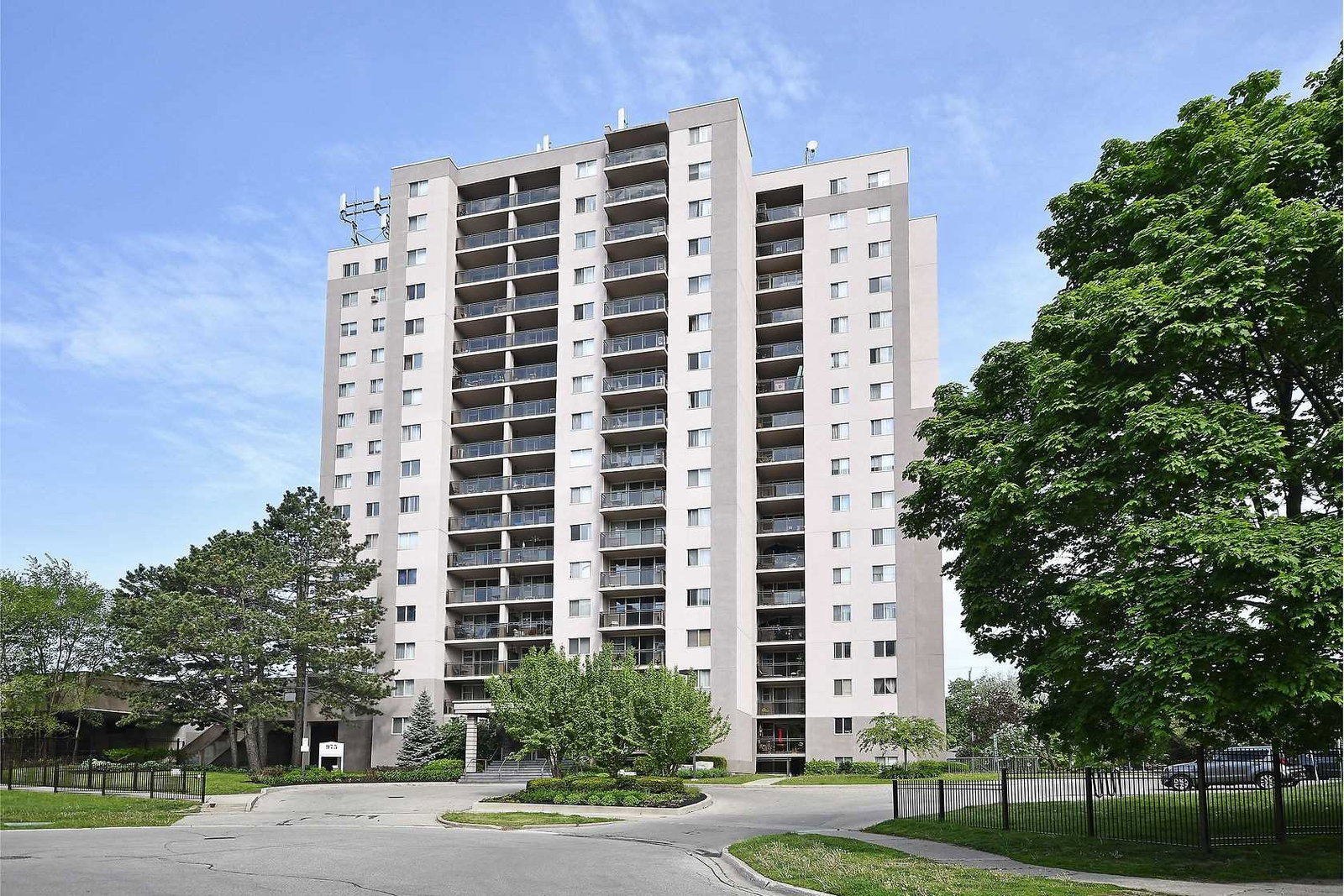 Halton Tower Condos exterior