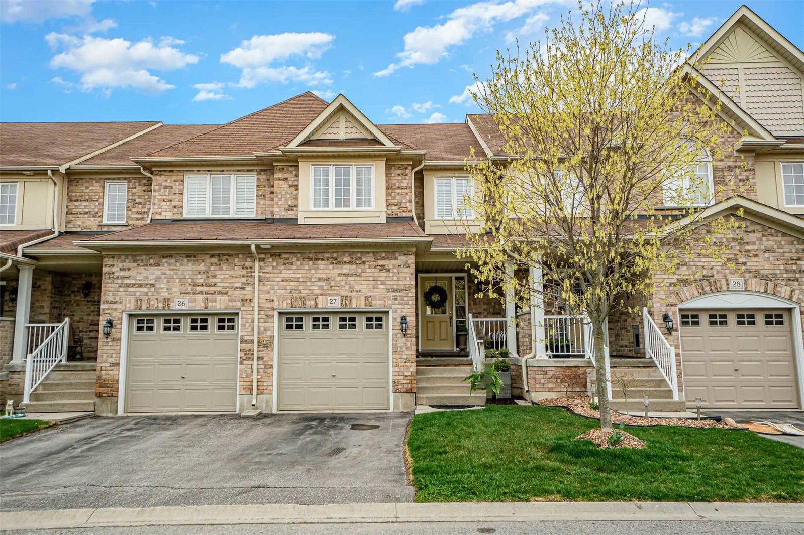 Conlin Village Townhomes exterior