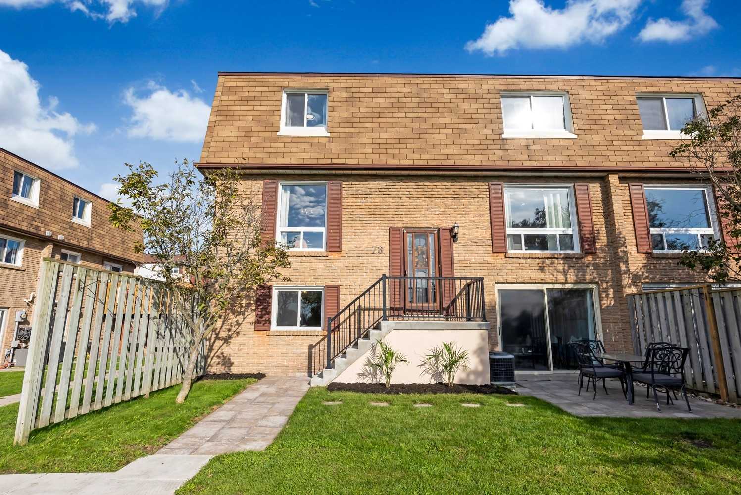 320 & 321 Blackthorn Townhomes condo