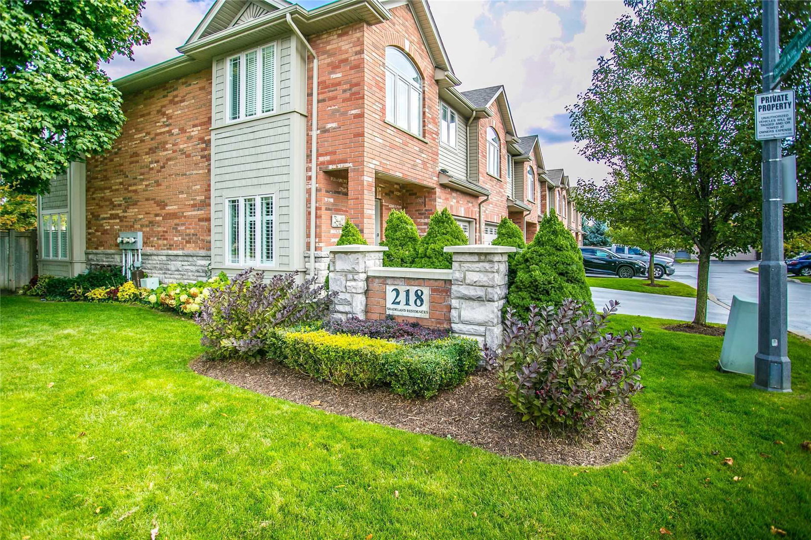 218 Plains Road East Townhomes exterior