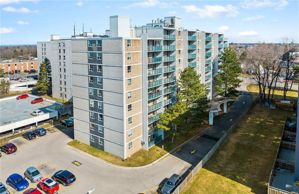 Geneva On The Park Condominiums exterior