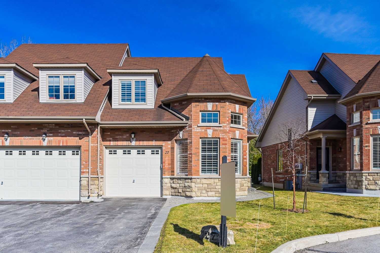 Fred Barnard Way Townhomes exterior
