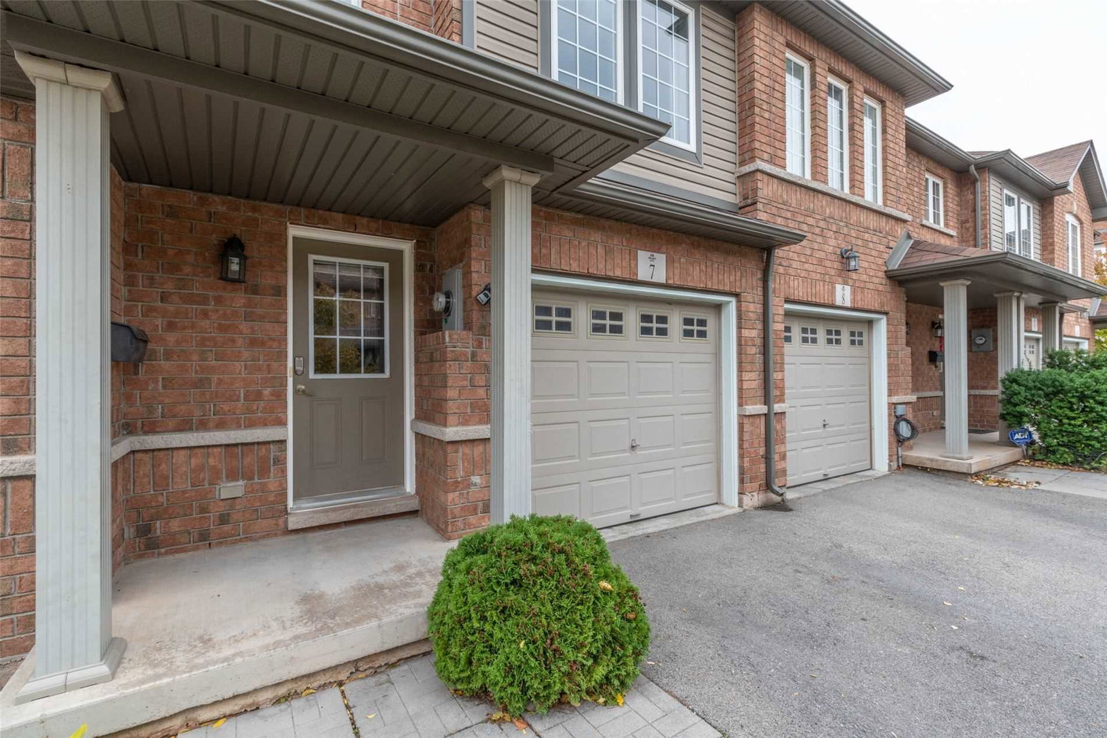 151 Green Road Condos exterior