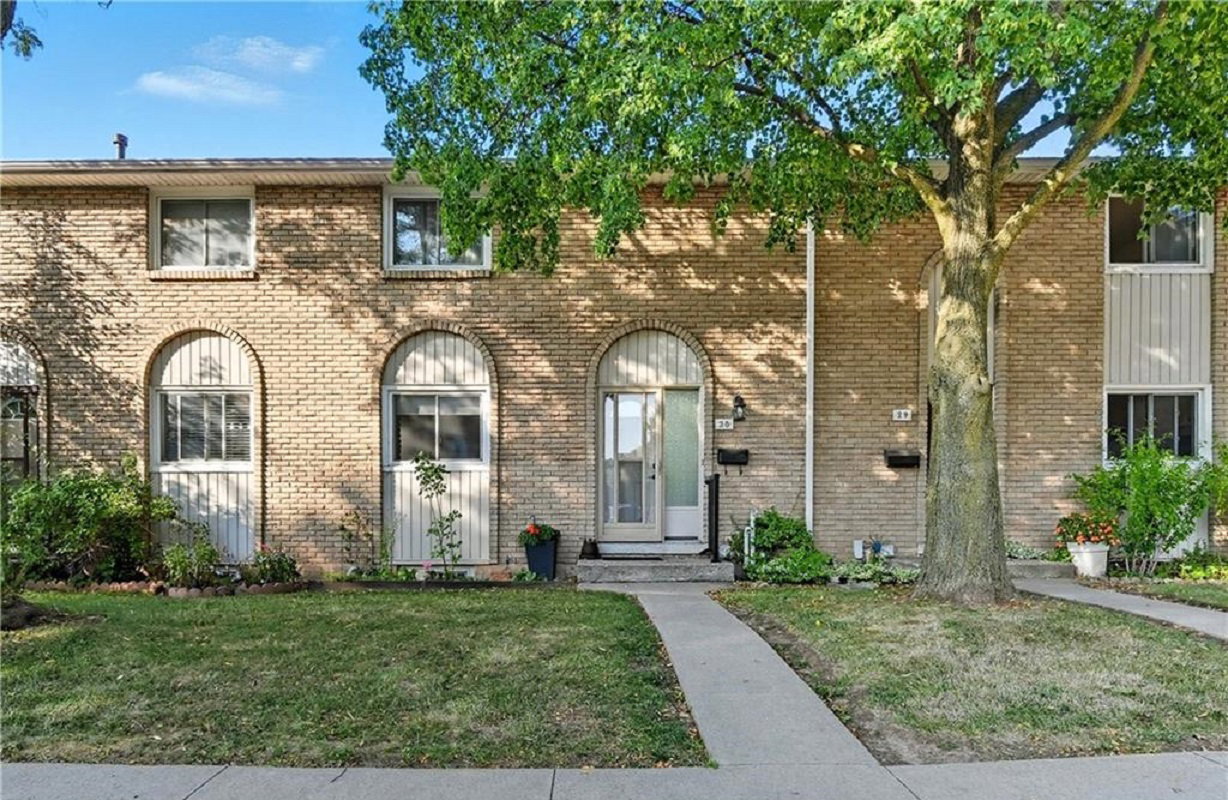 151 Gateshead Crescent exterior