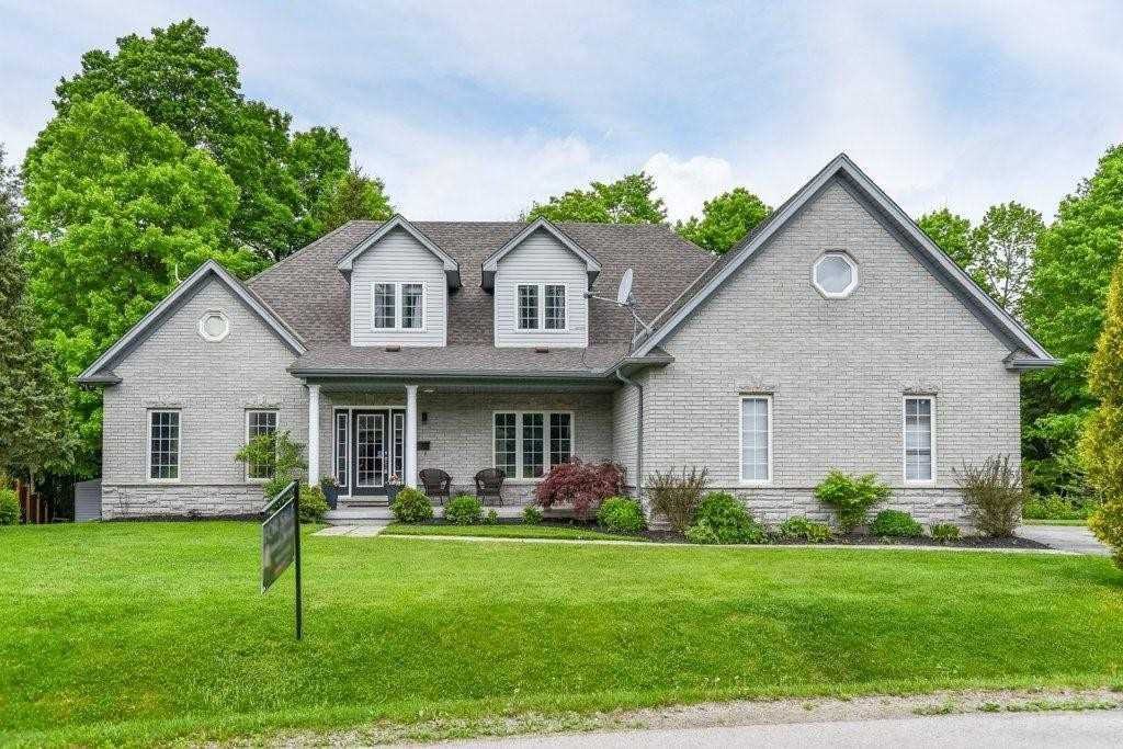 Stonebrook Estates condo building exterior