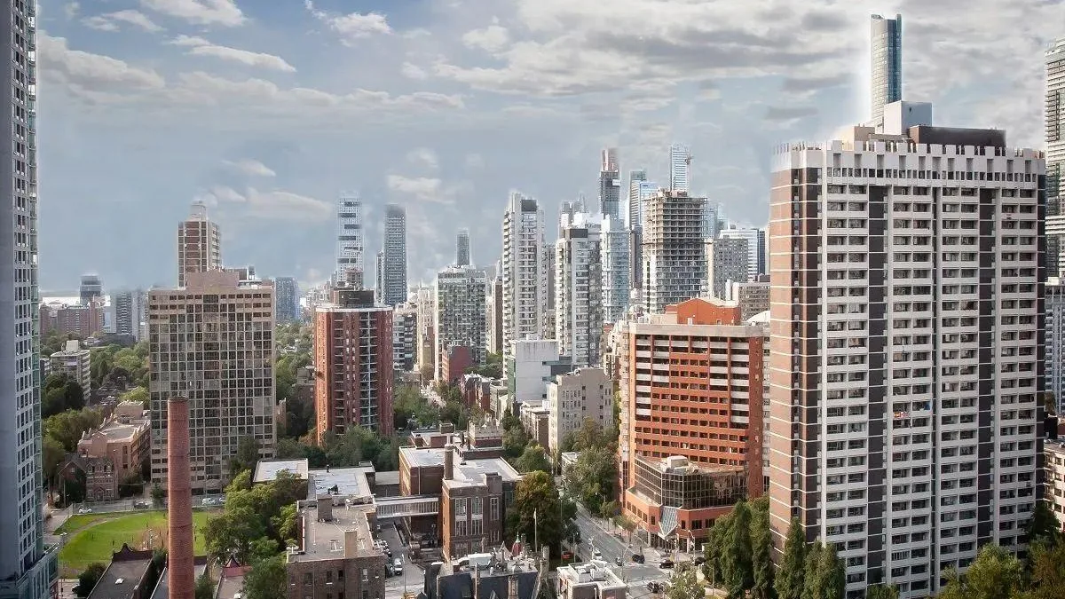 The Pinnacle Condos exterior