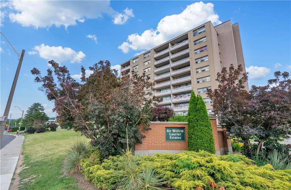 Sir Wilfred Laurier Estates condo