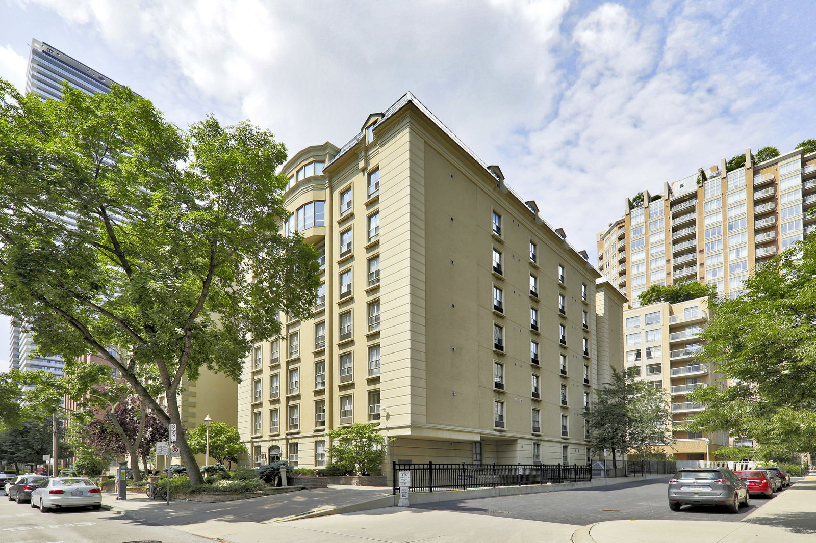 The Waldorf Astoria Lofts condo