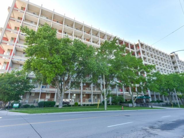Parkview Terrace Condos exterior