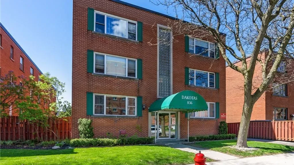 Dakotas Condos exterior