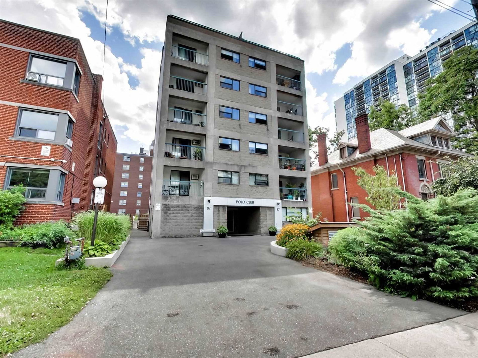 Polo Club Condos exterior