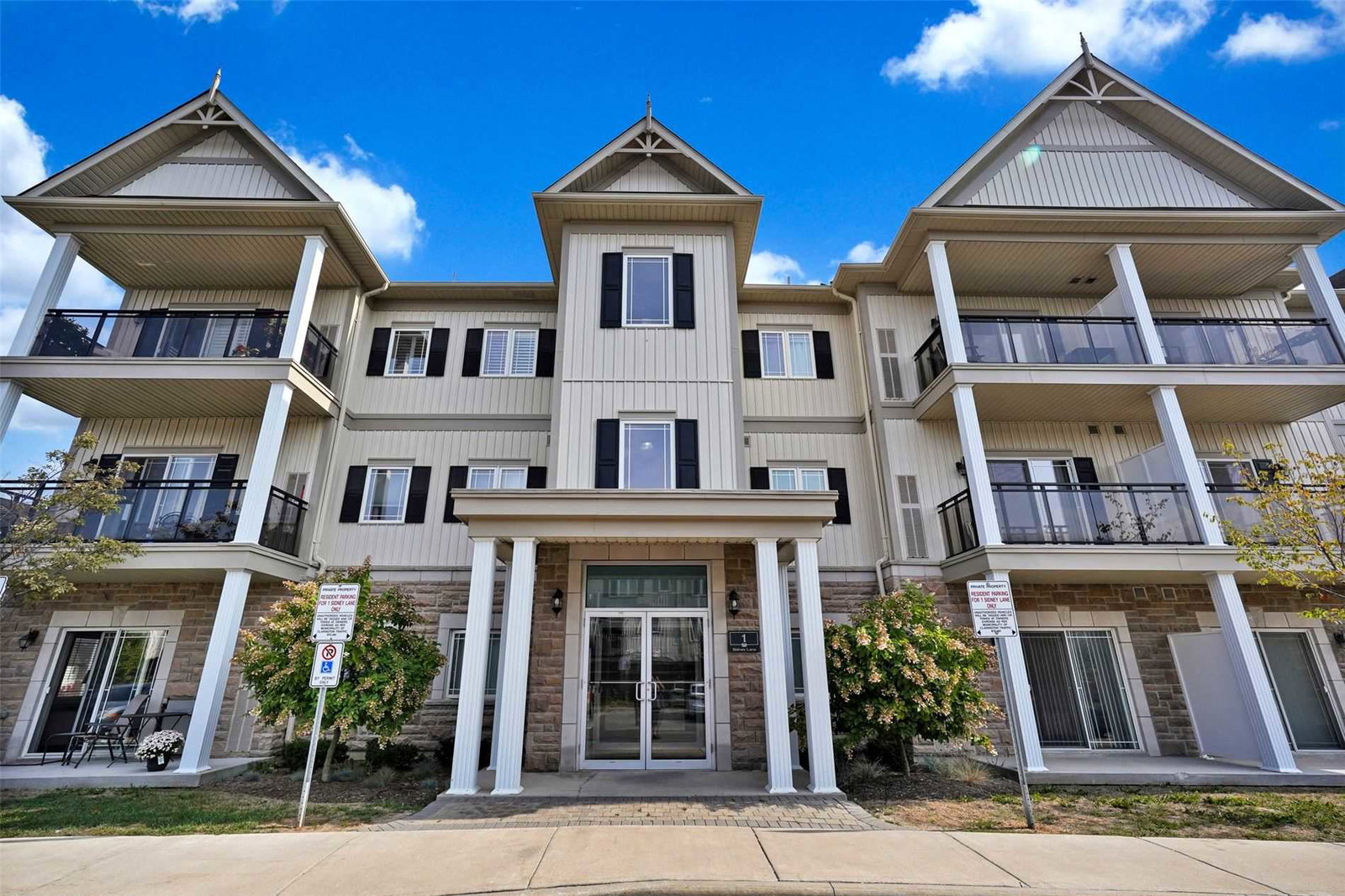 Homevillas Condos exterior