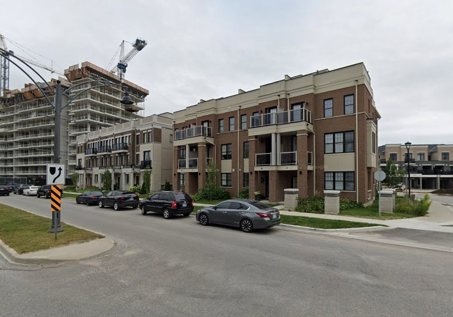 17 Clarington Boulevard exterior