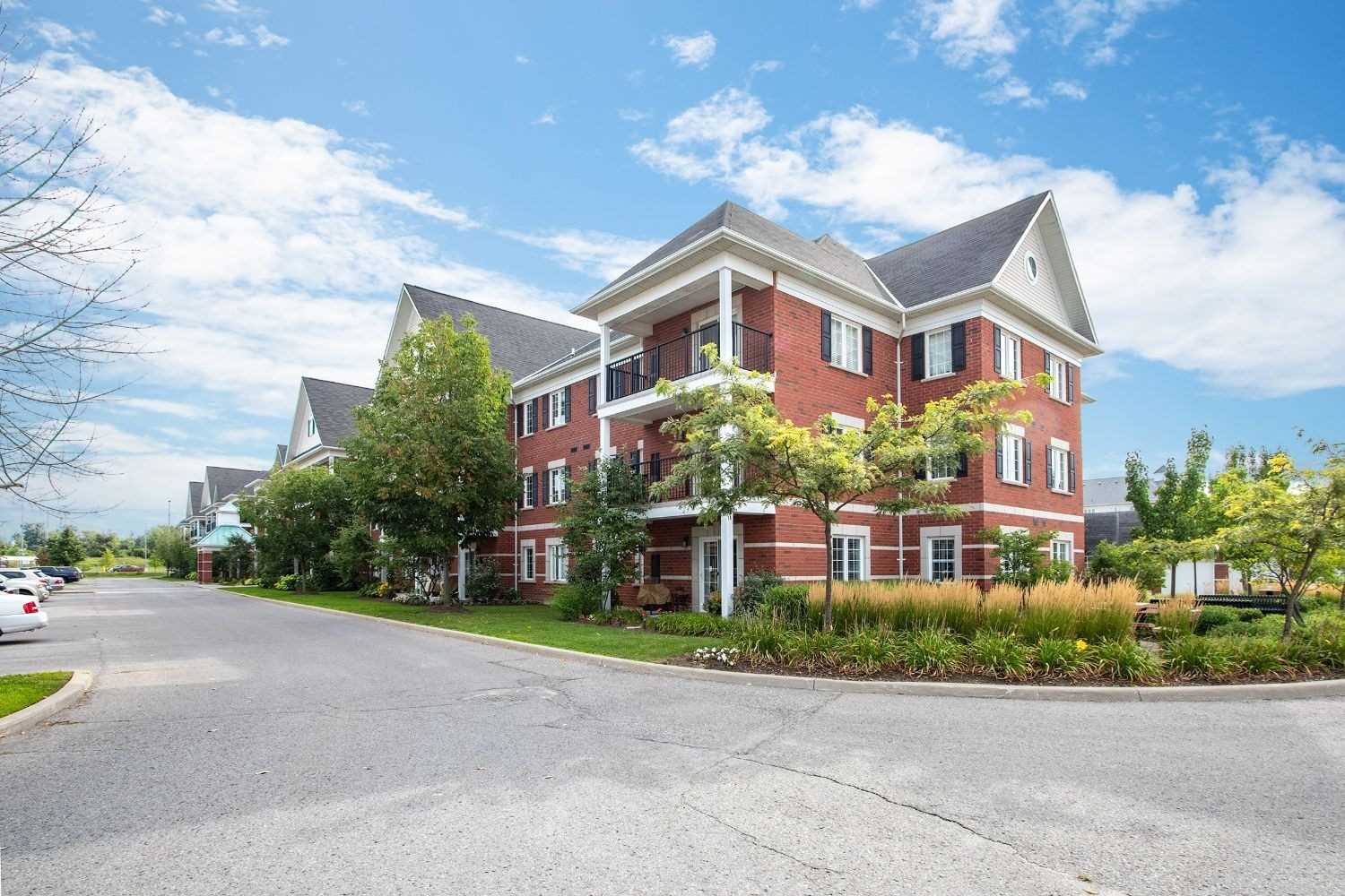 Clarington Center Condos exterior