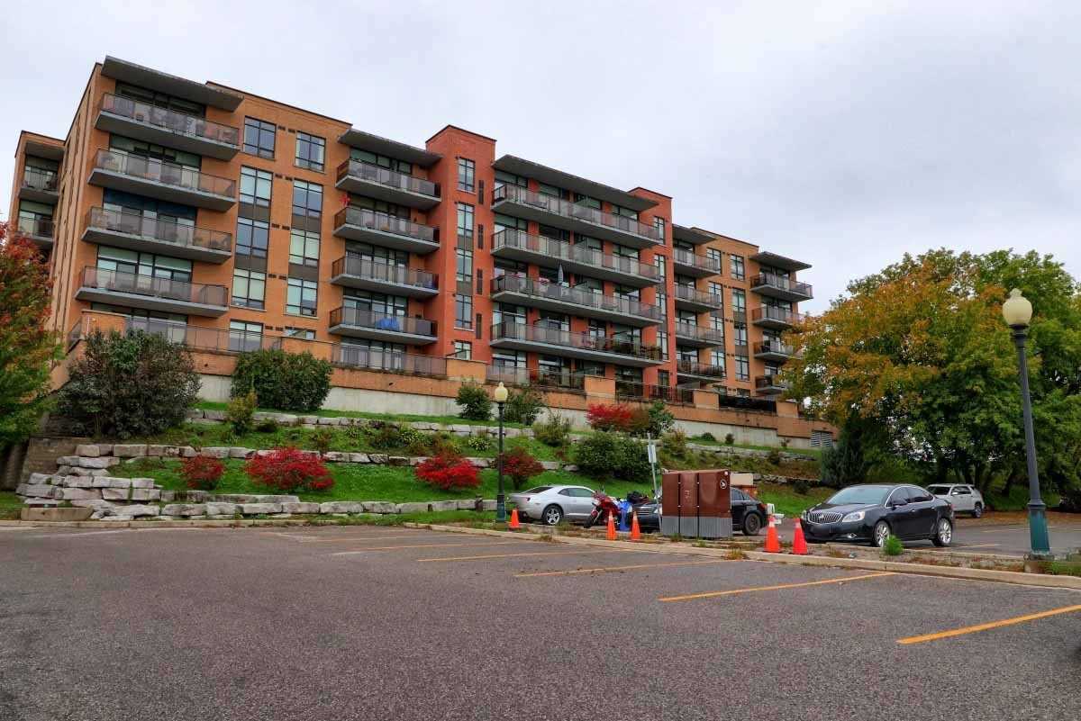 The Bayview Condos exterior