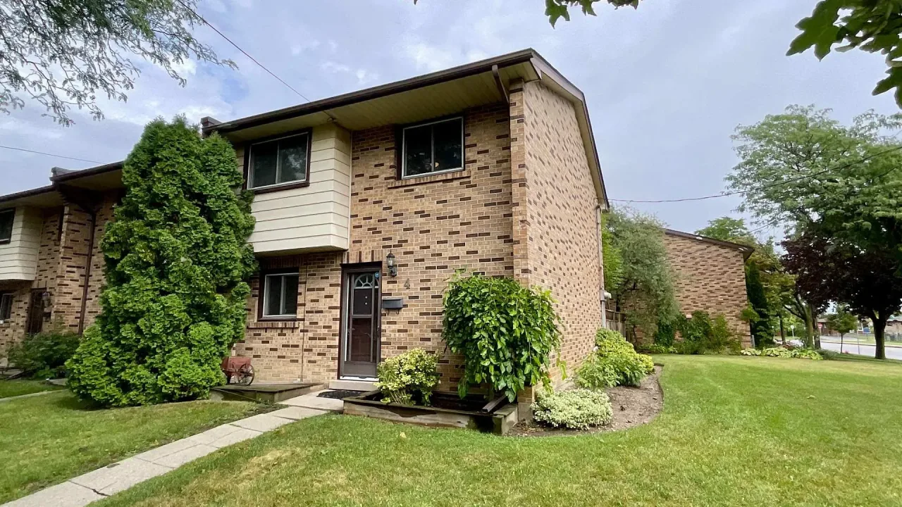 Palmer & Rosanne Townhomes condo