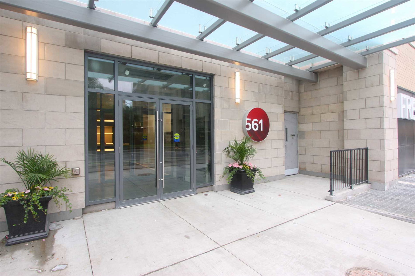 561 Sherbourne exterior
