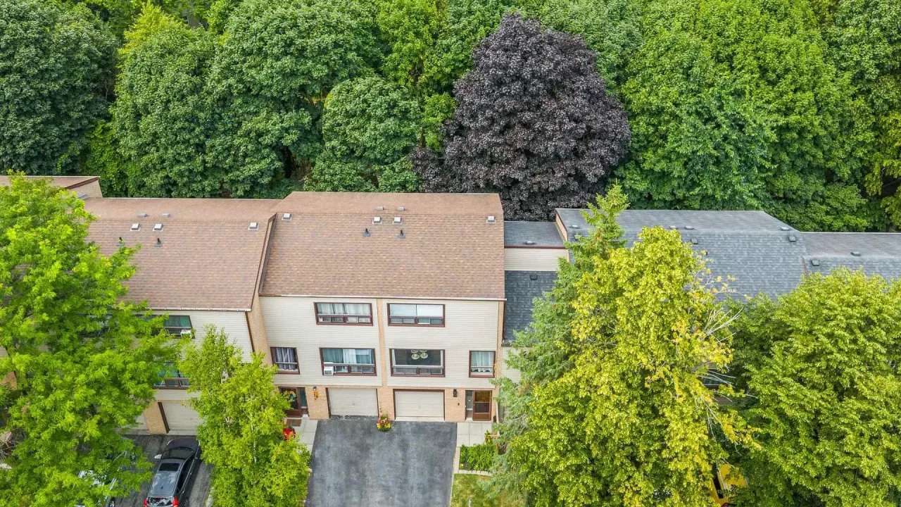 The Bridal Path Townhomes condo