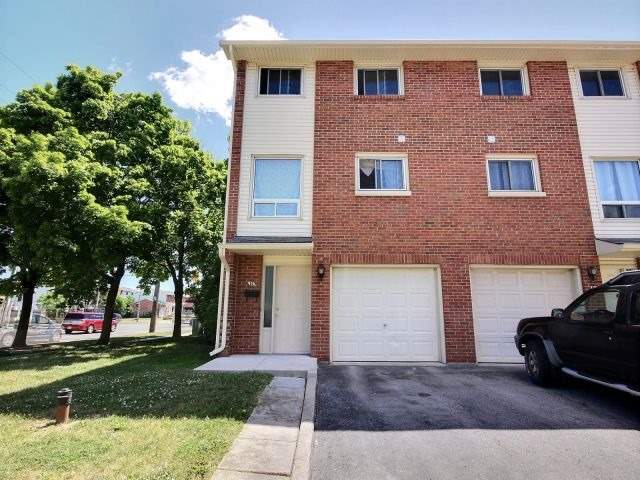 Six Loconder Drive Townhomes exterior
