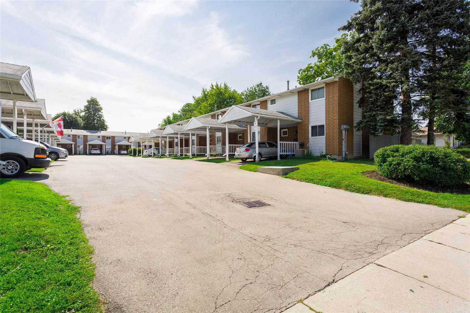 125 Limeridge Townhomes exterior