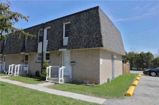 153 Limeridge Road Townhomes exterior