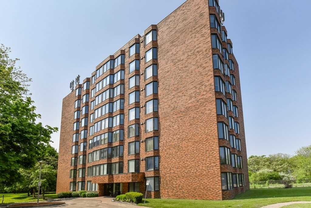 180 Limeridge Road Condos exterior