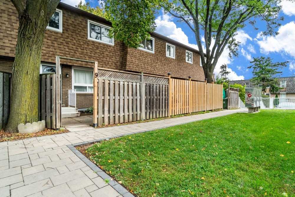 165 Limeridge Townhomes condo