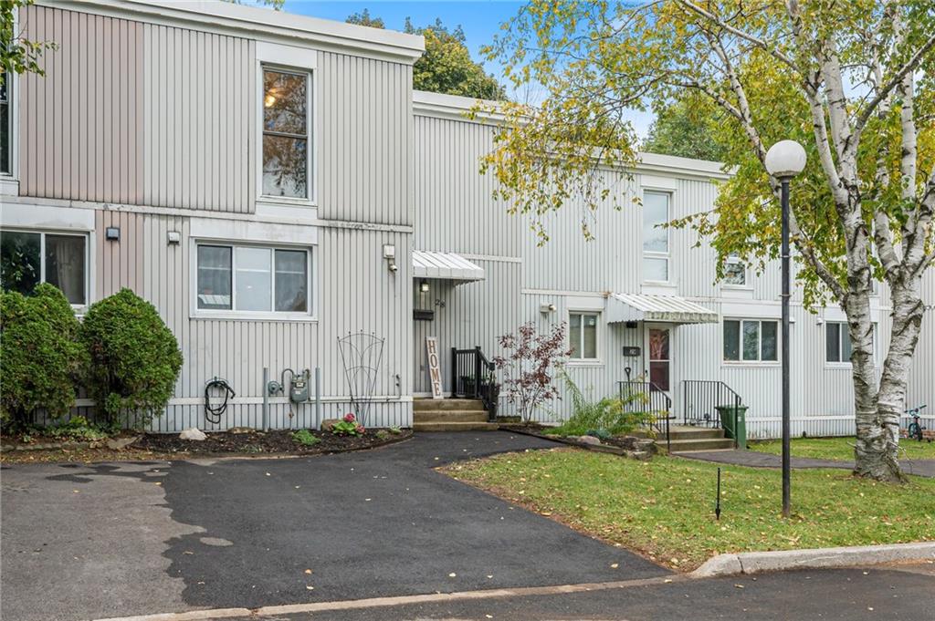 25 Britten Close exterior
