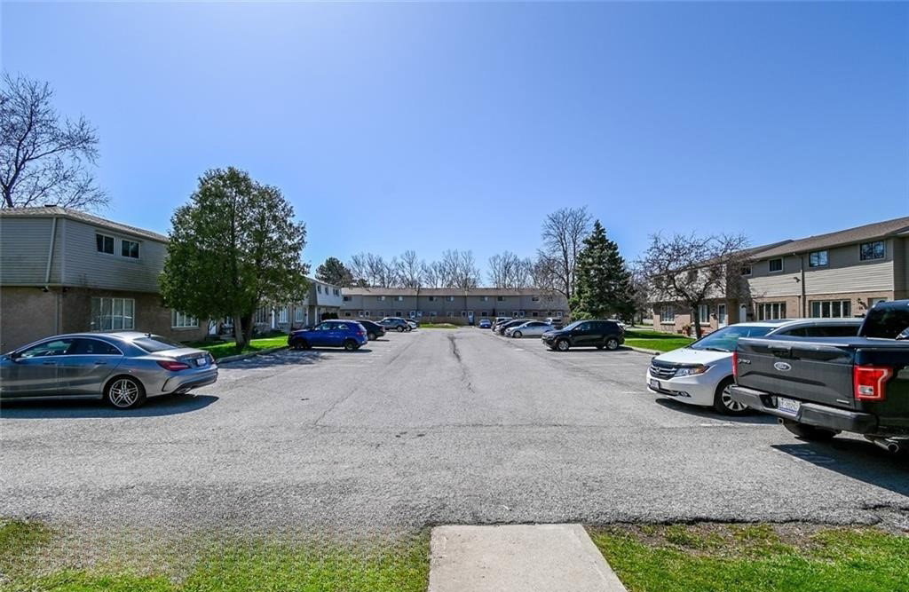 4215 Meadowvale Drive exterior