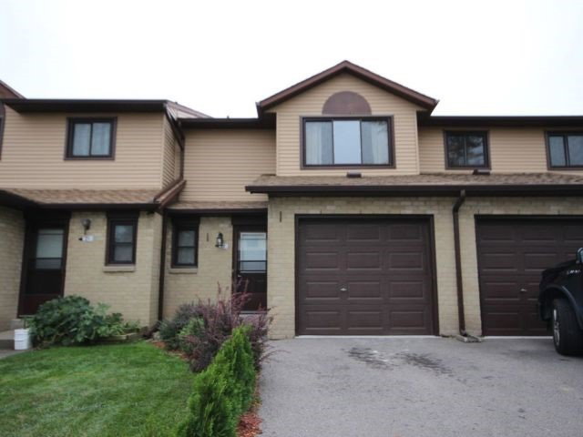 860 Rymal Townhomes exterior